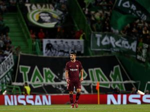 Terlihat Kesal Saat Diganti, Kenapa Suarez?