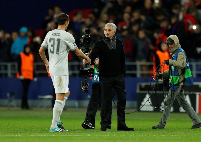 Jose Mourinho Soccer Football - Champions League - CSKA Moscow vs Manchester United - VEB Arena, Moscow, Russia - September 27, 2017 Manchester United manager Jose Mourinho shakes hands with Nemanja Matic at the end of the match Action Images via Reuters/John Sibley