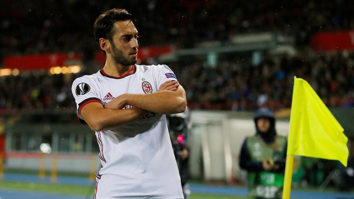 Adaptasi Calhanoglu di Milan lebih mudah karena Gattuso. (Foto: Heinz-Peter Bader/Reuters)