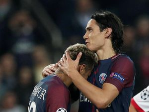 Peluk Mesra Neymar dan Cavani