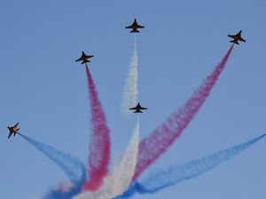 Manuver Keren Black Eagle di Langit Korea Selatan