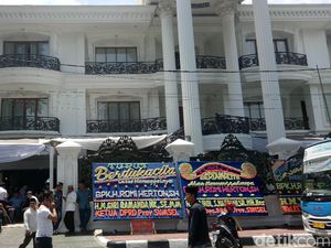 Jenazah Romi Herton akan Disemayamkan di Balai Kota Palembang Jenazah Romi Herton akan Disemayamkan di Balai Kota Palembang