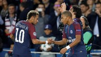 Tapi pada laga Liga Champions kontra Bayern Munich, Cavani dan Neymar malah saling bahu-membahu untuk membawa PSG menang 3-0 (Charles Platiau/Reuters)