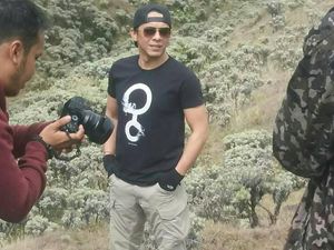 Ariel Noah Suka Naik Gunung?