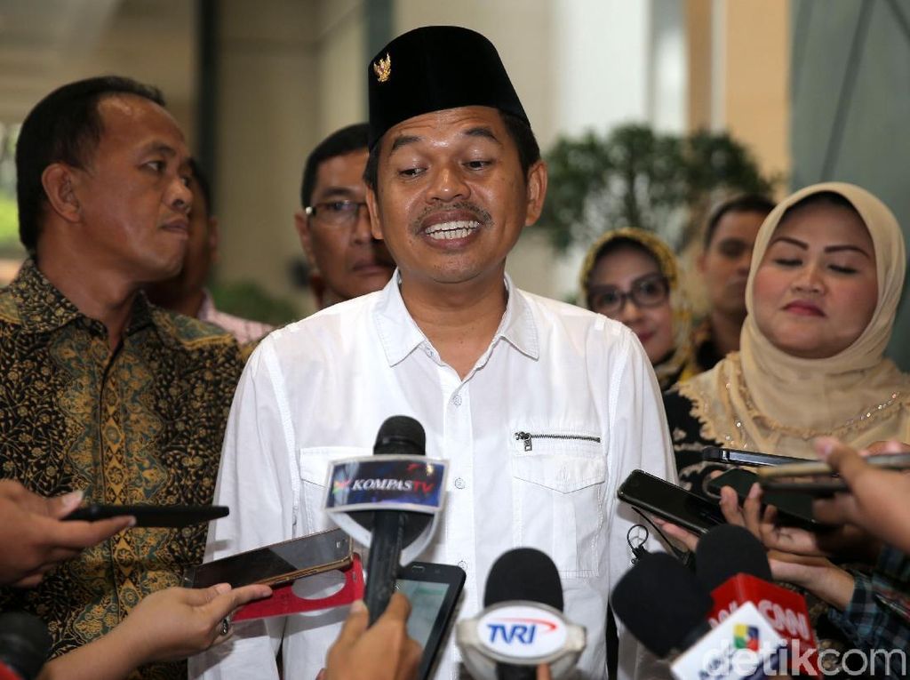 Golkar Tugaskan Dedi Mulyadi Cari Koalisi di Pilgub Jabar Golkar Tugaskan Dedi Mulyadi Cari Koalisi di Pilgub Jabar