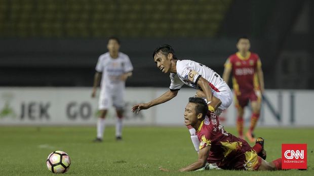 Tembakan Fadil Sausu masih terlalu lemah.