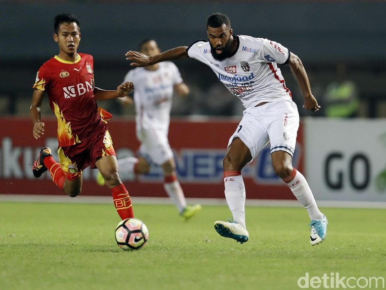 Peri Sandria Lebih Senang Rekor Golnya Dipecahkan Striker Lokal Peri Sandria Lebih Senang Rekor Golnya Dipecahkan Striker Lokal