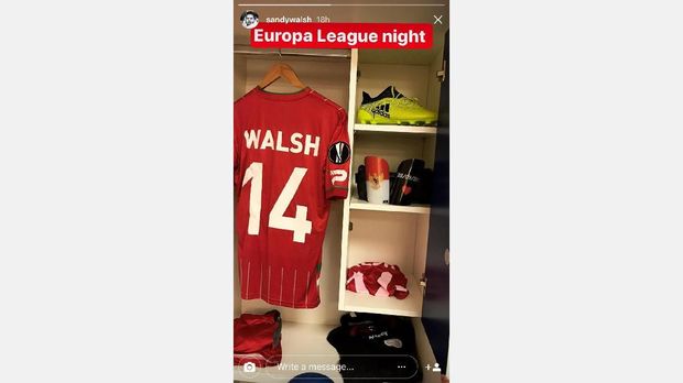 Sandy Walsh memamerkan persiapan menghadapi laga Liga Europa melawan Lazio.