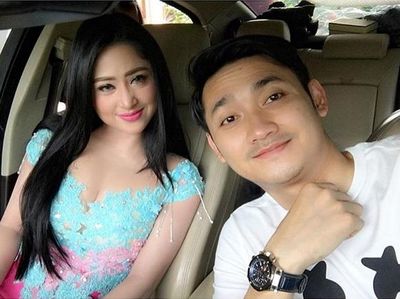 Disebut Sudah Menikah, Ini Kemesraan Dewi Persik dan Angga Wijaya