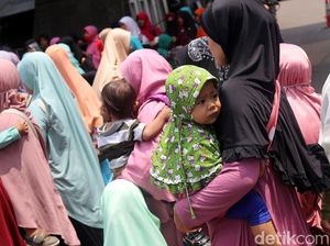 Foto: Para Akhwat yang Ikut Aksi 299 Foto: Para Akhwat yang Ikut Aksi 299