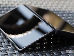 ZTE Siapkan Ponsel Dua Layar yang Bisa Dilipat