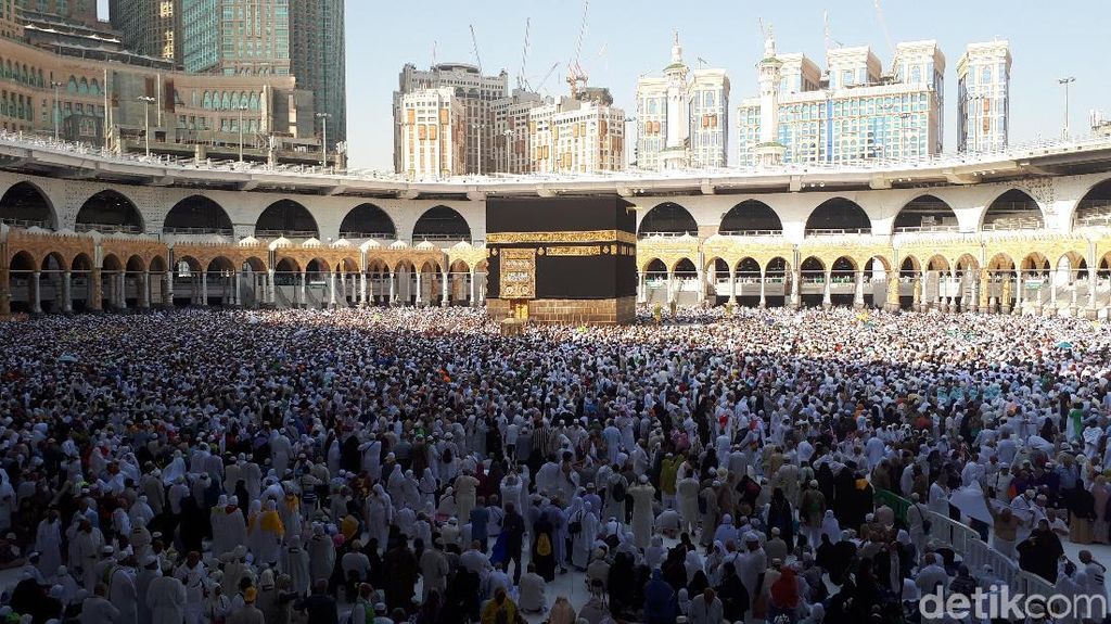 Bikin Istighfar! Mewahnya Hidup Bos-bos Penipu Calon Tamu Allah Bikin Istighfar! Mewahnya Hidup Bos-bos Penipu Calon Tamu Allah