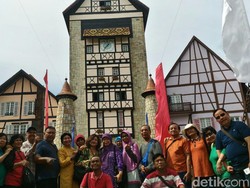 Mengintip Perjalanan Piknik 65 Guru Fredy di Malaysia dan Singapura