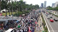 Massa Aksi 299 Terus Berdatangan, Jalan Gatsu Arah Slipi Tertutup