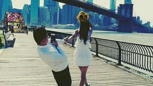 Deretan Foto Lucu Pengorbanan Para Pria Demi Pacar Eksis di Instagram