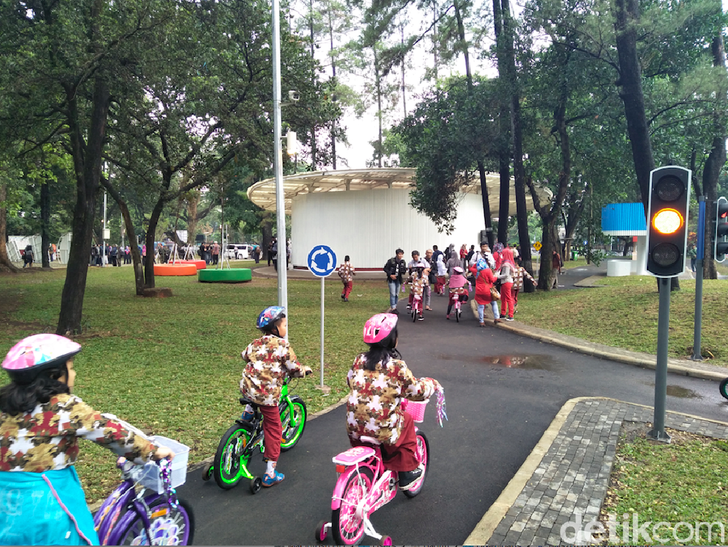 Intip Serunya Anak-anak Bermain di Taman Lalu Lintas Bandung Intip Serunya Anak-anak Bermain di Taman Lalu Lintas Bandung