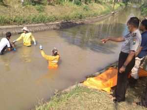 Mayat Perempuan Tua Ditemukan Mengambang di Sungai Ponorogo