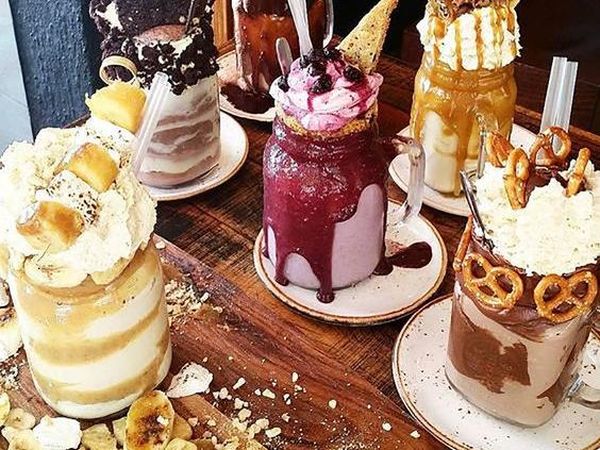 Ayo, Mau Cicip yang Mana? Ini 5 Freakshake yang Dingin Manis dan Menyegarkan!