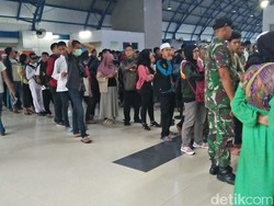 Usai Aksi, Massa 299 Penuhi Stasiun Palmerah