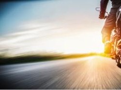 Suka Touring Motor? Perhatikan Hal Penting Ini