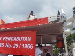Sebelum Berorasi, Massa Aksi 299 Dengar Lagu Karya Habib Rizieq