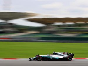 Hamilton Kuasai Latihan Bebas Pertama Hamilton Kuasai Latihan Bebas Pertama