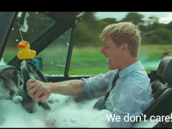 Nyetir Sambil Berendam Air Hangat, Bagaimana Bisa?