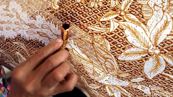 Melihat Pembuatan Batik Maos Cilacap yang Mendunia