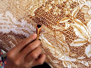 Melihat Pembuatan Batik Maos Cilacap yang Mendunia