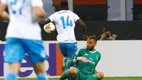 Saat laga sudah memasuki menit ke-84, Rijeka menipiskan ketertinggalannya lewat gol Boadu Acosty. Foto: Stefano Rellandini/Reuters