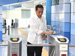 Survei SMRC: 5,1% Percaya Jokowi Terkait PKI, 75,1% Tak Percaya