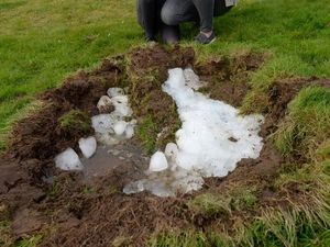 Misteri Balok Es Jatuh dari Langit yang Bikin Geger Misteri Balok Es Jatuh dari Langit yang Bikin Geger