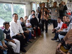 Dari Commuter Line Jokowi Ucapkan Selamat Ulang Tahun PT. KAI