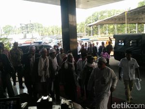 Perwakilan Massa Aksi 299 Temui Pimpinan DPR Perwakilan Massa Aksi 299 Temui Pimpinan DPR