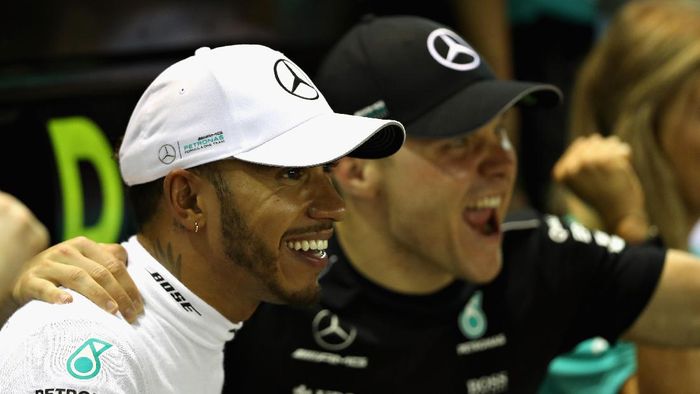 Hamilton Tak Inginkan Team Order Mercedes