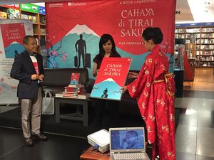 Novel Cahaya di Tirai Sakura Terbit