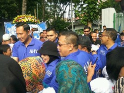 Buka Jalan Sehat di Depan Warga DKI, AHY: Masih Ingat Saya Kan?