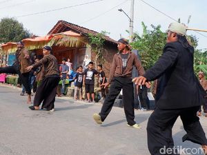 Ujungan, Tarian Pemanggil Hujan dan Pencari Kesatria di Banjanegara