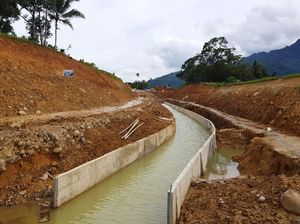 Dua Dekade Otonomi Daerah Dua Dekade Otonomi Daerah