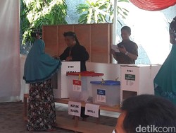 Pantau Simulasi Pemilu, Bawaslu Nilai TPS Belum Ramah Difabel