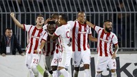 Di bawahnya ada klub Yunani lainnya. Punya penguasaan bola rata-rata 63,8%, Olympiakos berada di posisi sembilan. (Srdjan Stevanovic/Getty Images)