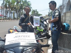 Ini Dia Jekfree, Ojek Gratis Saat Angkot di Cirebon Mogok