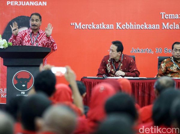 Menpar dan Menhub Hadiri Rapat Bidang Pariwisata PDIP