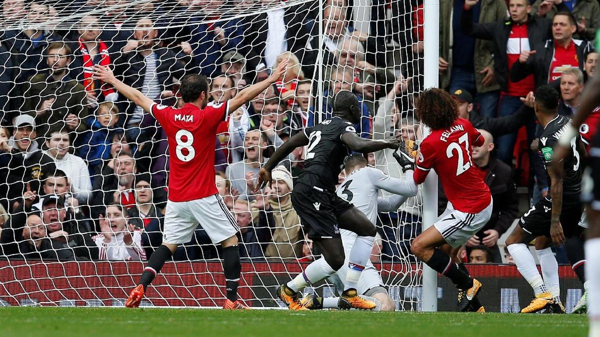 Manchester United memimpin 2-0 atas Crystal Palace di babak pertama. Foto: Andrew Yates/Reuters