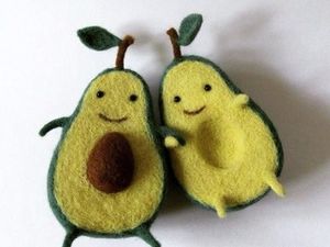 Keren! Seniman Ini Bikin Replika Croissant, Terung dan Alpukat Berbahan Wol