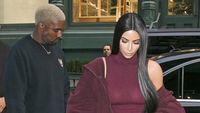 Foto: 10 Inspirasi Gaya Klan Kardashian untuk Kencan di Malam Minggu