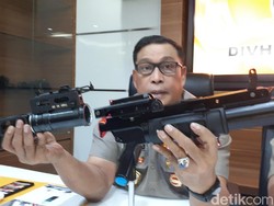 Respons Mengejutkan Kakor Brimob saat Ditanya Soal Senjata SAGL