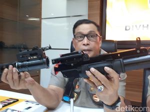 Respons Mengejutkan Kakor Brimob saat Ditanya Soal Senjata SAGL Respons Mengejutkan Kakor Brimob saat Ditanya Soal Senjata SAGL
