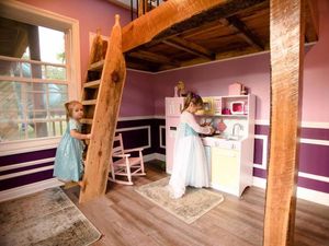 Mengintip Isi Rumah Mainan yang Mirip Rumah Sungguhan