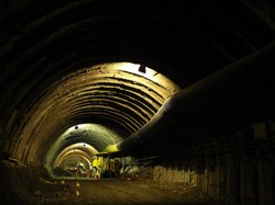 Ternyata Indonesia Punya Banyak Terowongan Kereta Lho, Ini Daftarnya